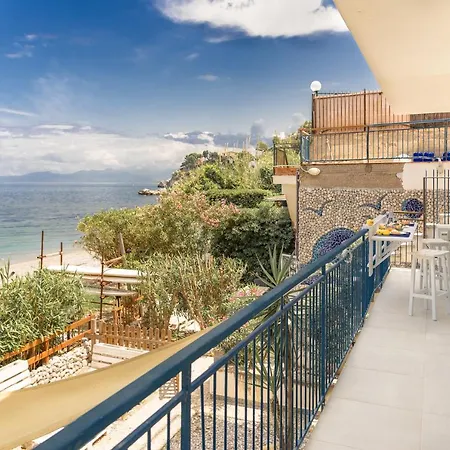 Dimore Di Mare - Beachfront Apartments Santa Flavia Exterior photo