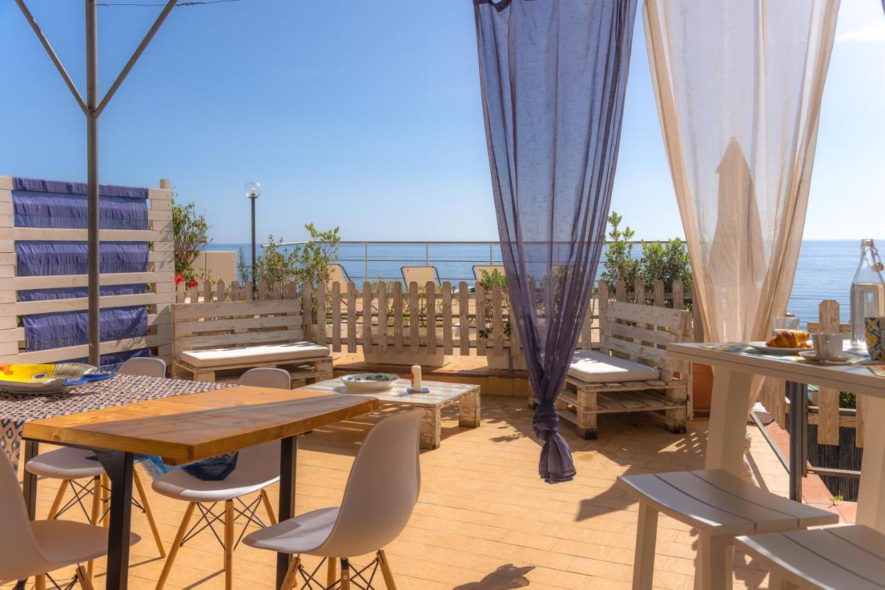 Dimore Di Mare - Beachfront Holiday home Santa Flavia