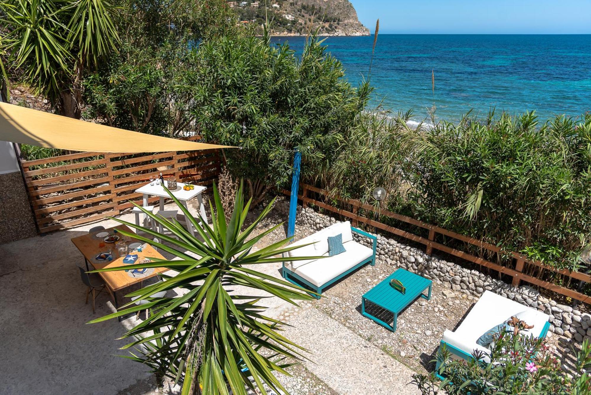 Dimore Di Mare - Beachfront Holiday home *