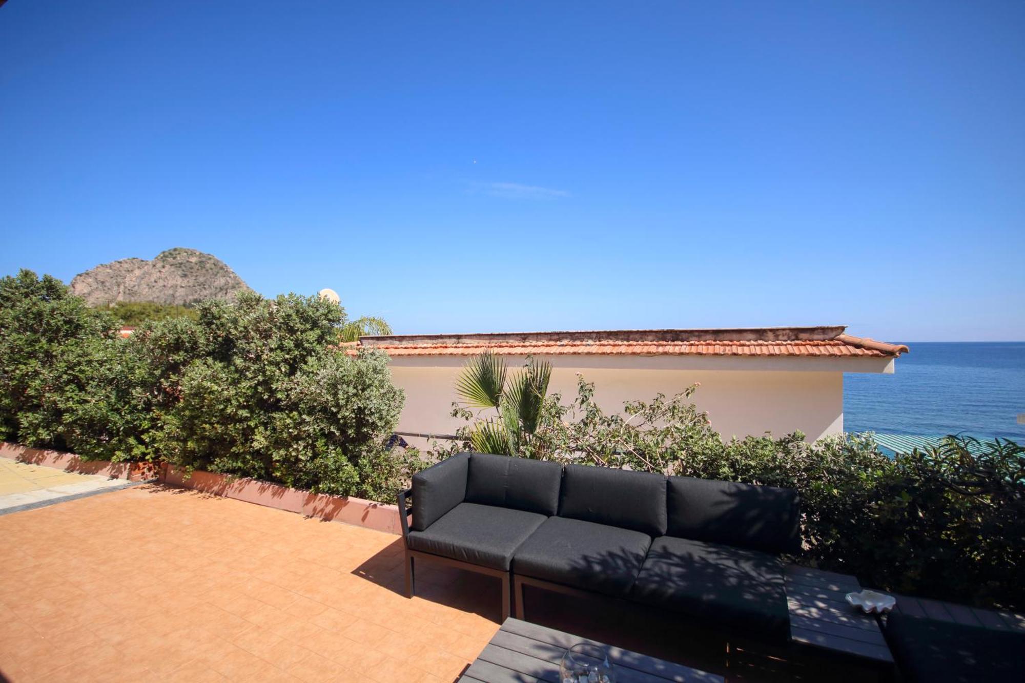 Holiday home Dimore Di Mare - Beachfront *