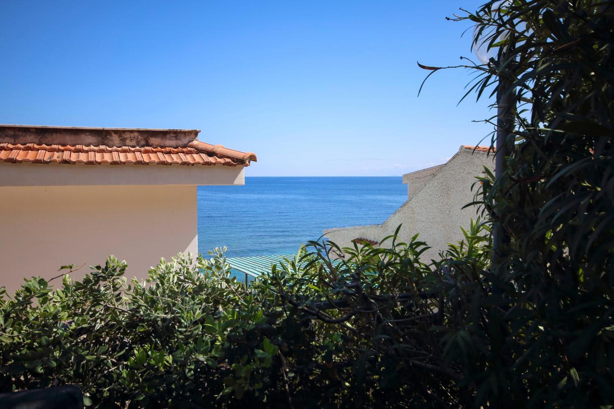 Dimore Di Mare - Beachfront Holiday home *